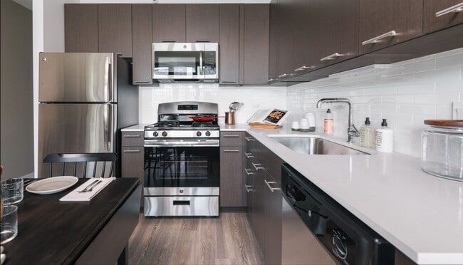 Photo - 155 W Erie St