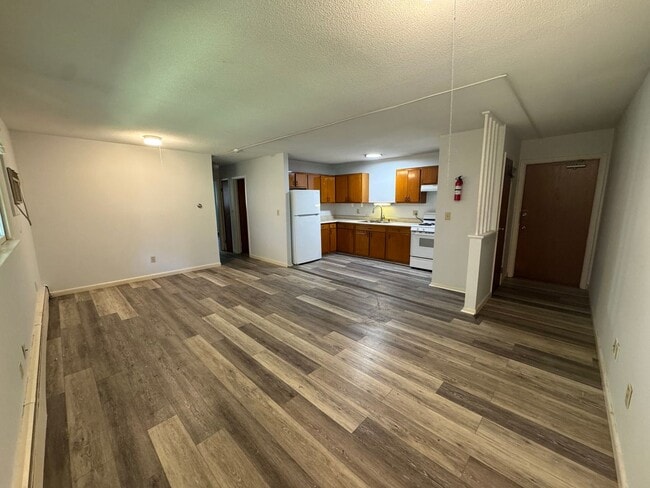 382-384 River St