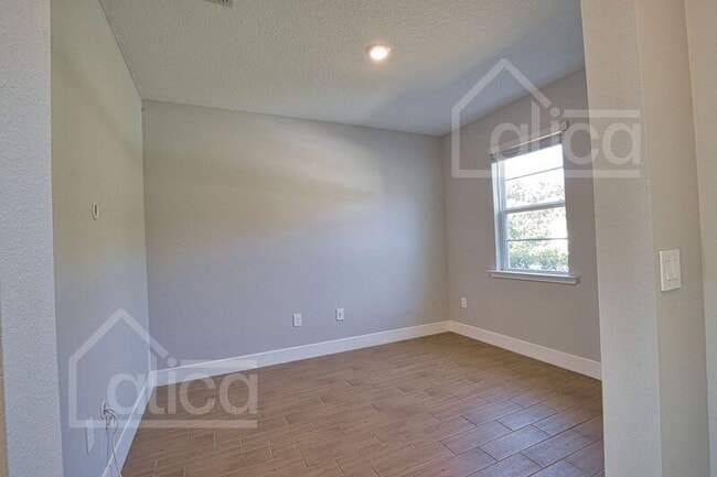 Photo - 1610 Rada Ln