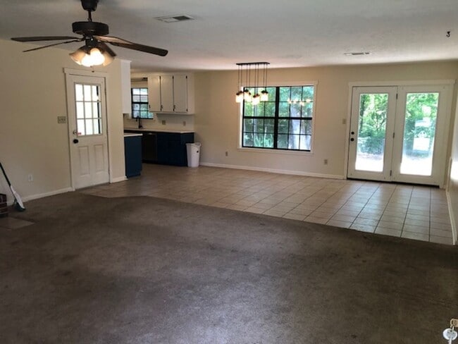 Photo - 2202 Holly Hill Dr