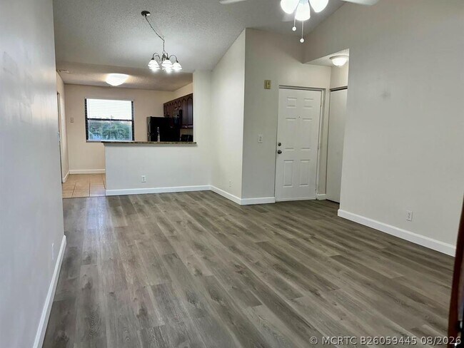 5641 Riverside Dr Unit 306B1