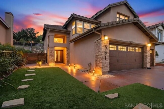 Building Photo - 561 Bayona Loop