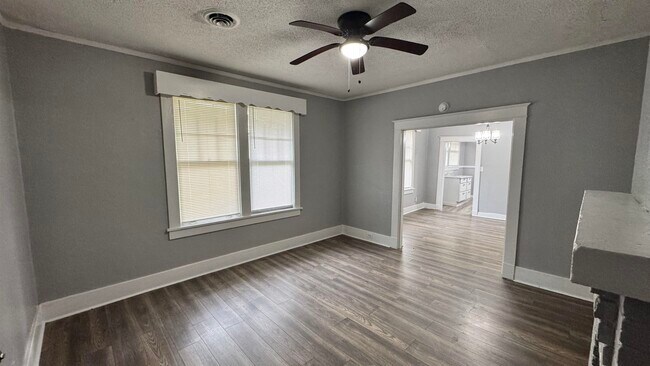 Photo - 3209 Choctaw Ave