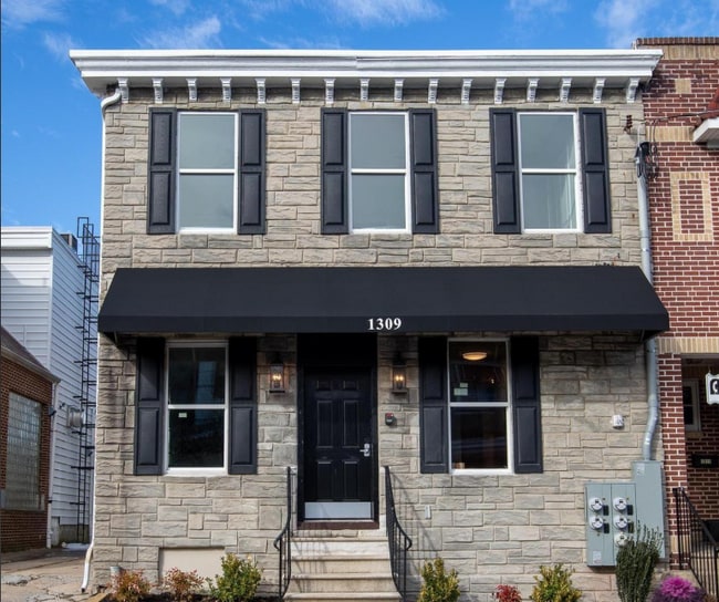 Photo - 1309 N Scott St Unidad 4