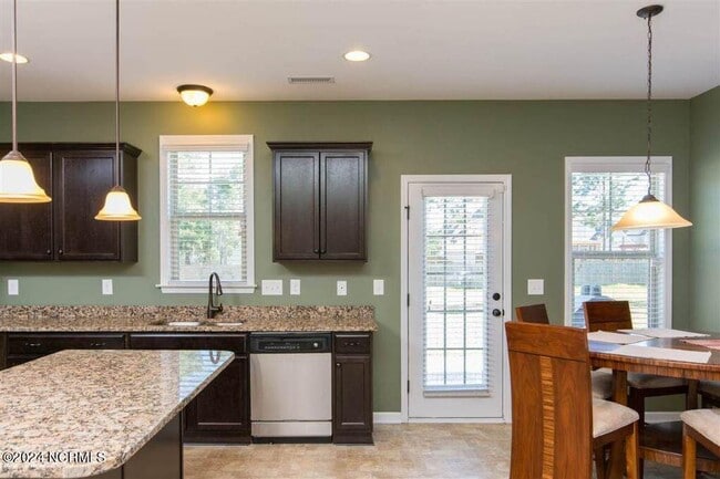 Photo - 142 Pamlico Drive