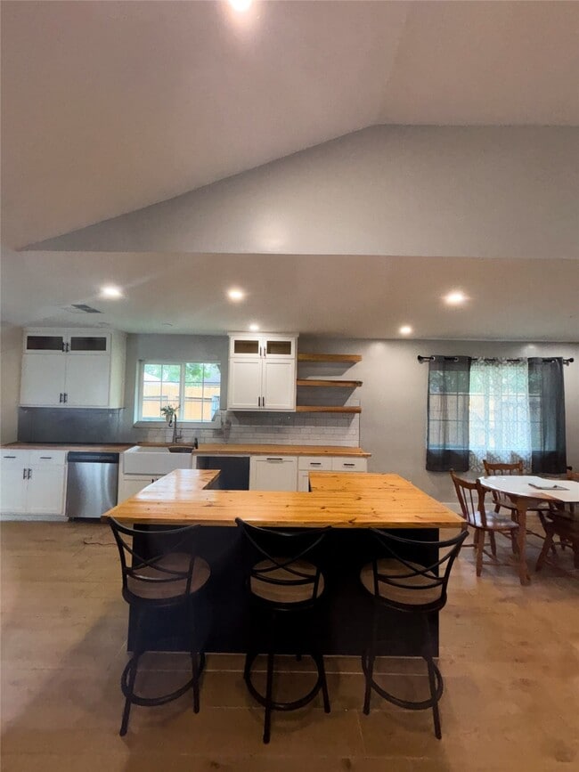 Photo - 6803 Marta Dr