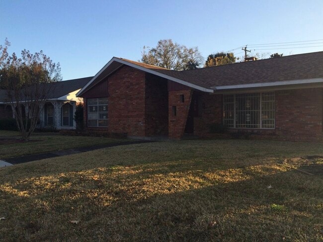 Building Photo - 3715 Latma Dr Rental
