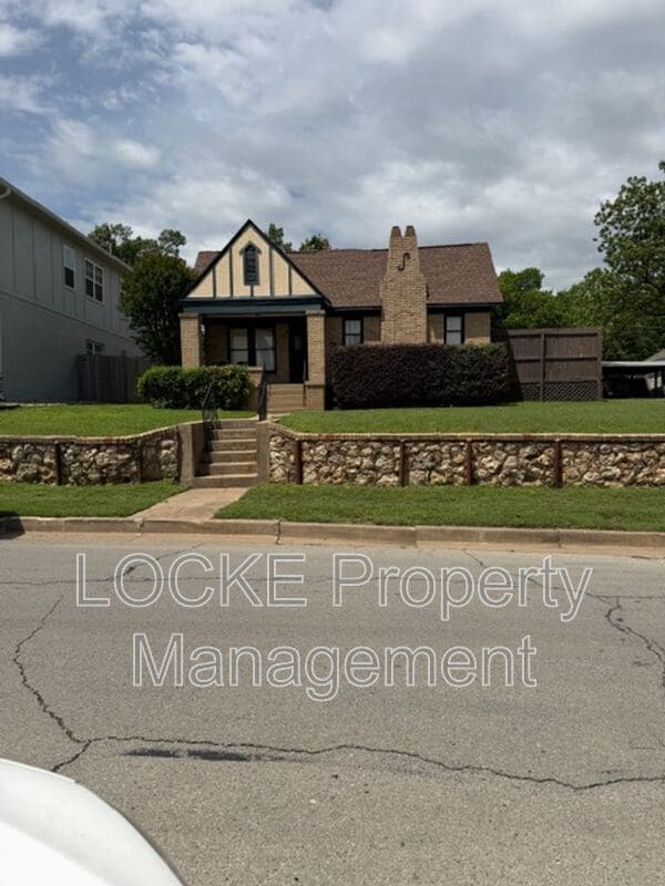 Photo - 2600 Lubbock Ave