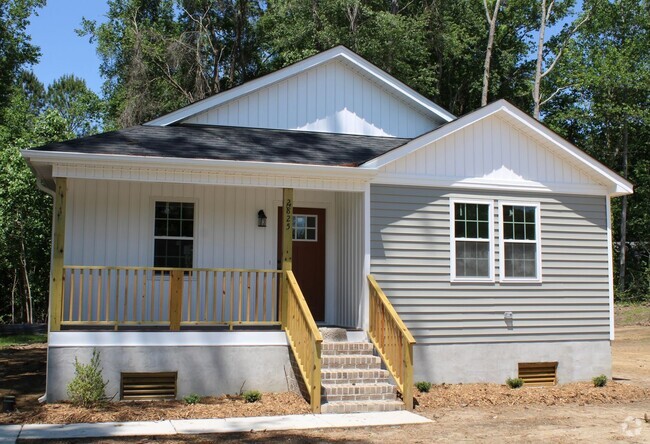Building Photo - 2825 Lancaster Rd NW Rental