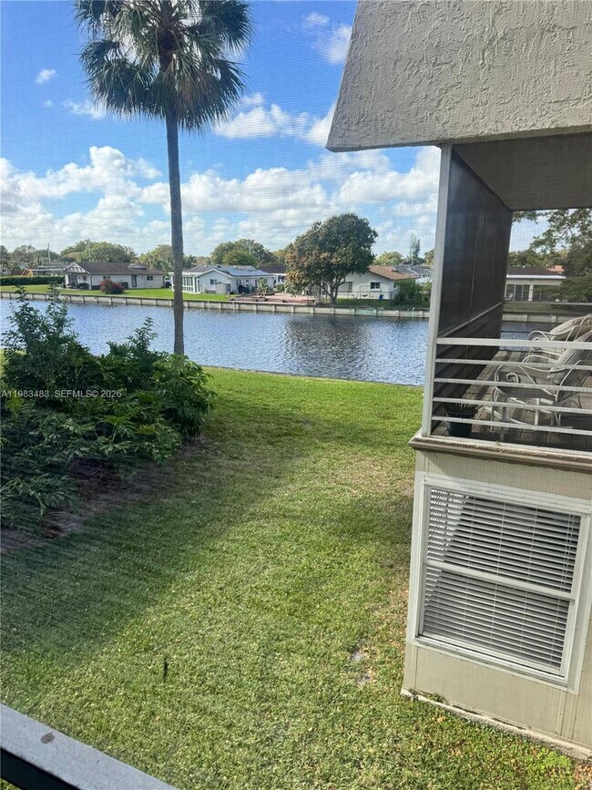 9400 Lime Bay Blvd Unit 206