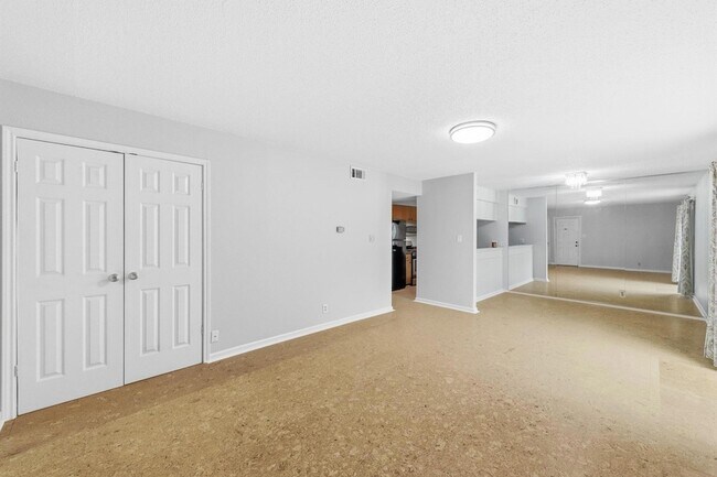 Photo - 7801 Shoal Creek Blvd Unidad 140