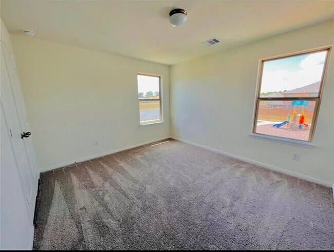 Building Photo - 4939 Hickory Deer Ln