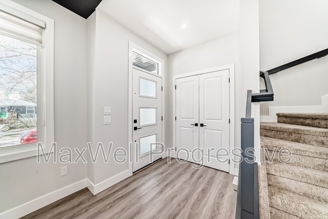 Photo - 12903-1123A 123a St NW Unit Main