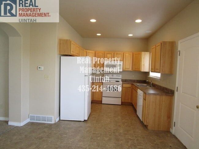 Photo - 3 bedroom 1.5 bath Town home