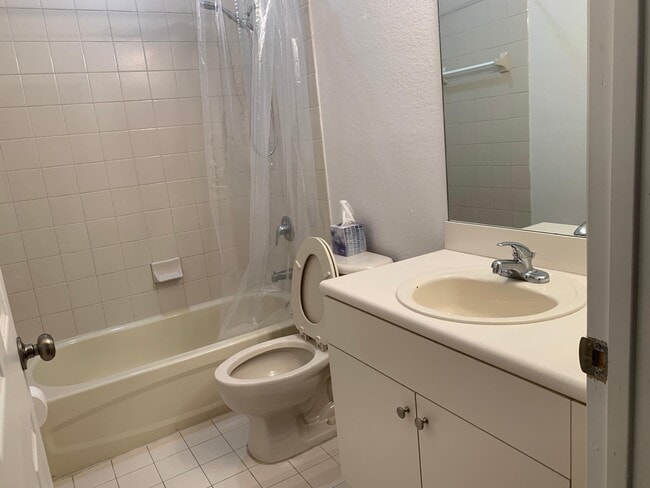 Photo - 10902 NW 83rd St Unit 205