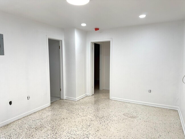Photo - 225 SW 2nd St