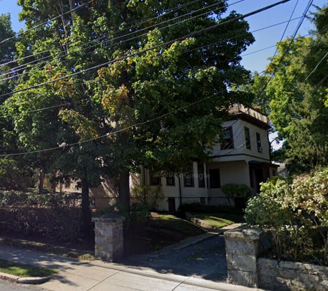 Building Photo - 108 Walnut St Rental