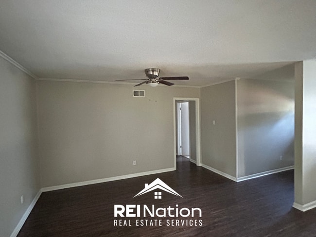 HORN LAKE CHARMER! 3BR/1BA | Vinyl Plank Floors & Open Kitchen | Fenced Yard!