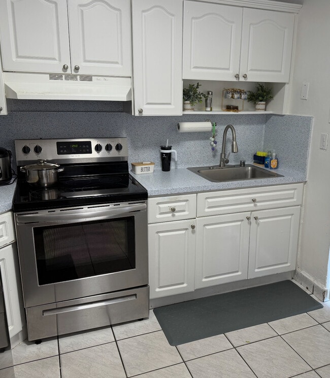 Photo - 11361 SW 7th St