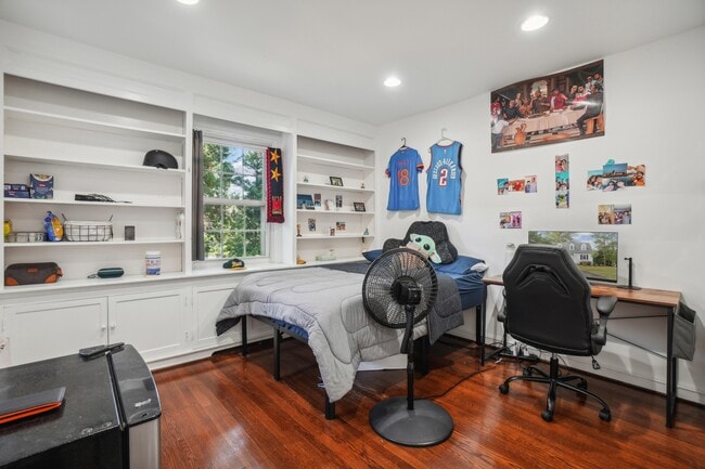 Photo - 8310 48th Ave