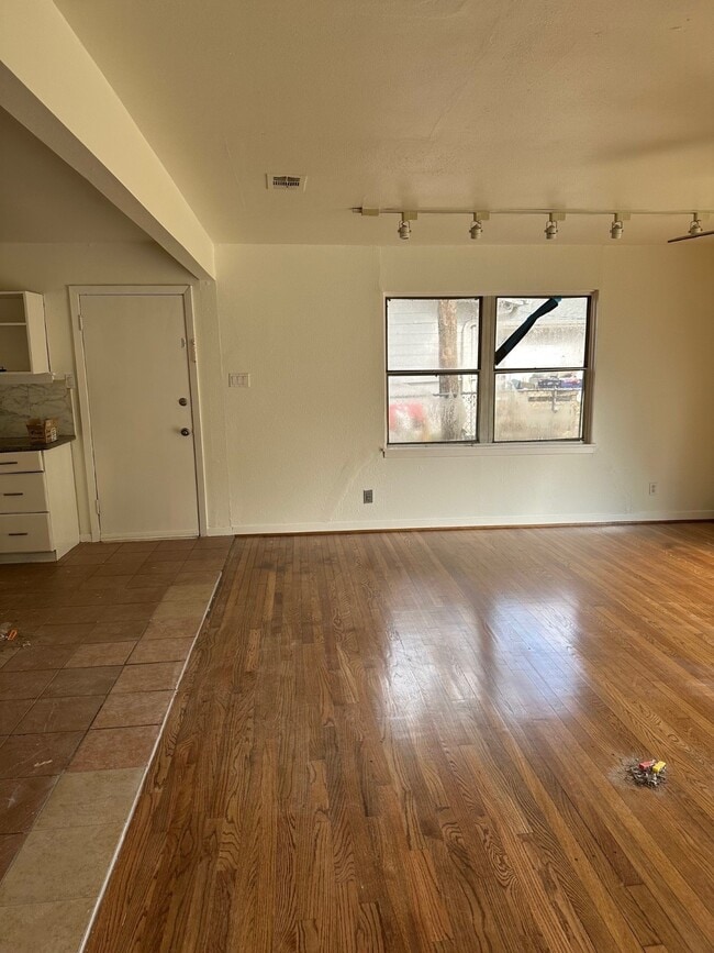 Photo - 1914 Westcrest Dr