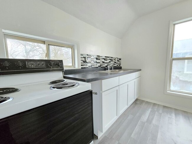 Photo - 3312 E Mishawaka Ave Unit 1/2 (upper)