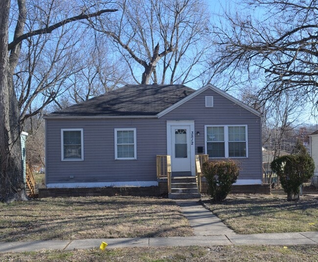 Coming Soon! 2 bed 1 bath in St. Ann - Coming Soon! 2 bed 1 bath in St. Ann House