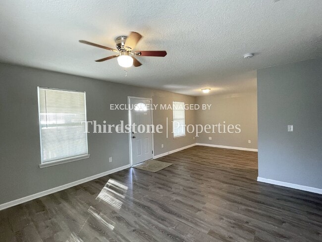 Photo - 371 Smith St