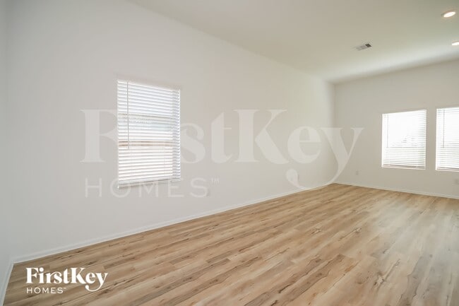 445 Maple Bnd Ln