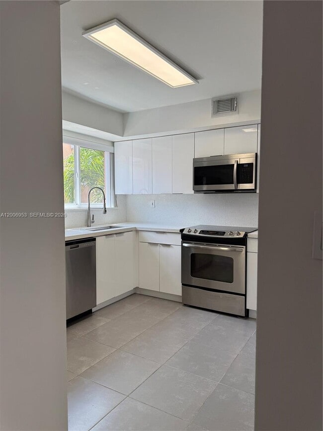 Building Photo - 14911 SW 80th St
