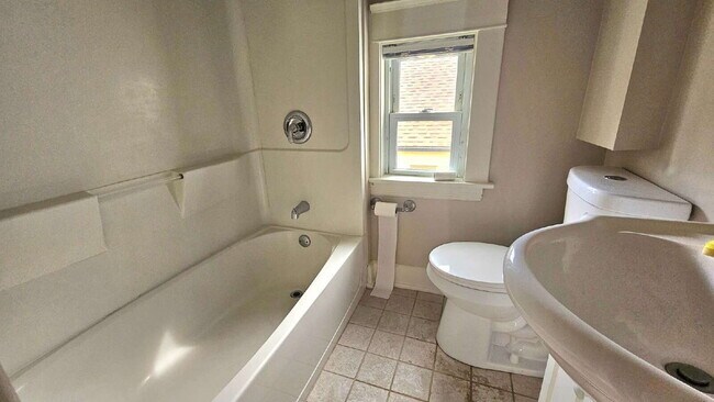 Photo - 3832 Harriet Ave