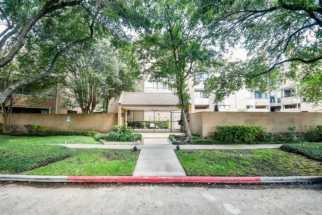 Building Photo - 5200 Weslayan St Unit 311