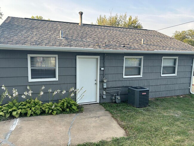 Photo - 1715 11th Ave SW