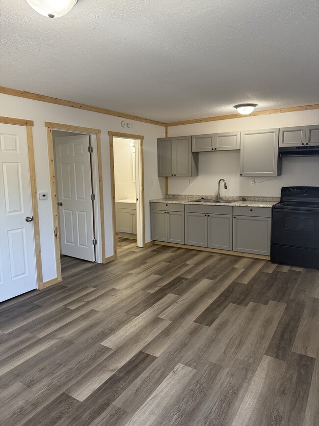 Photo - 2881 Elvira Ave