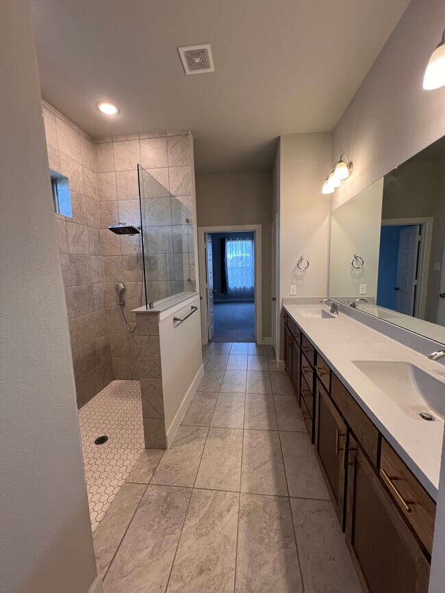 Photo - 2900 Blf Crk Dr