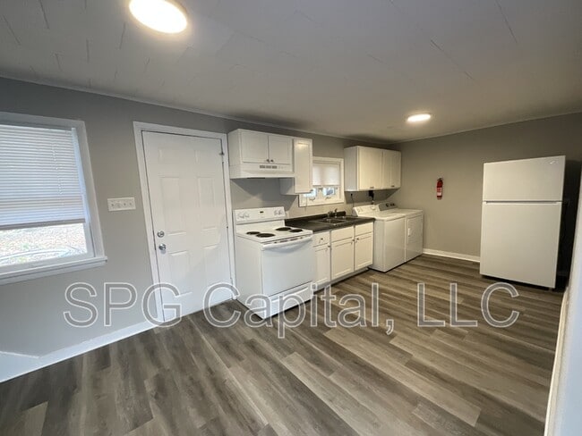 Photo - 218 N Pitt St