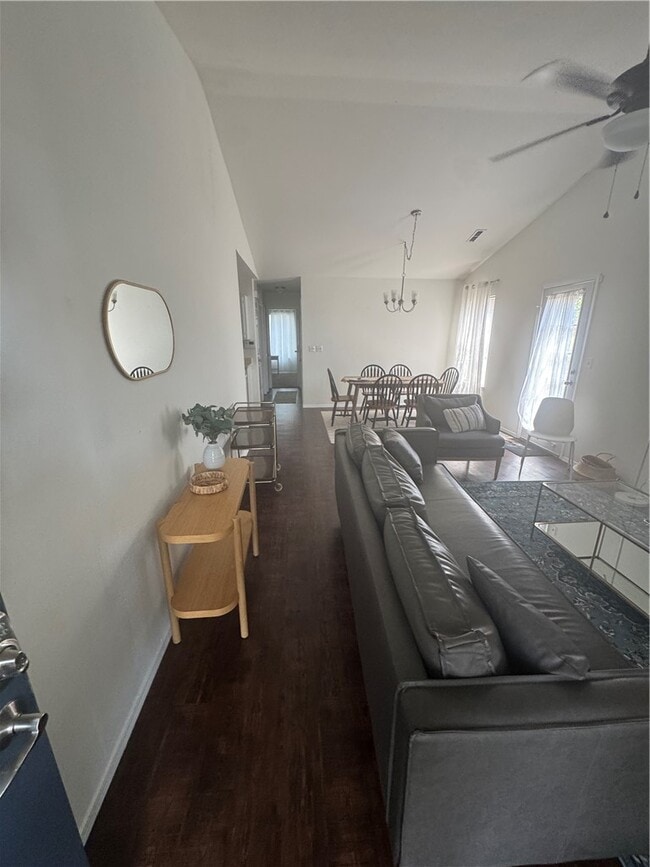 462 Mimosa Ln