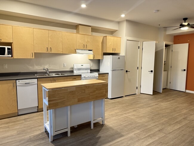 Photo - 244 Selby St