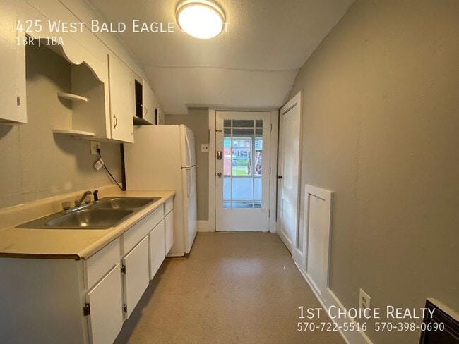 Photo - 425 W Bald Eagle St