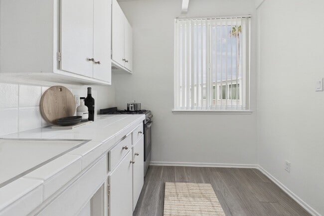Photo - Royal Sepulveda Apartment Homes