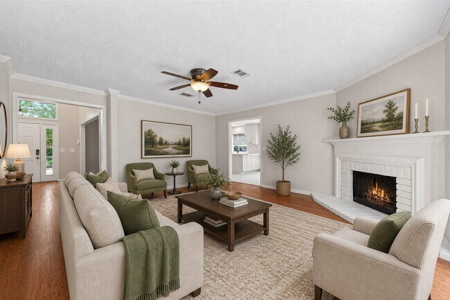 Photo - 106 Breezy Point Pl