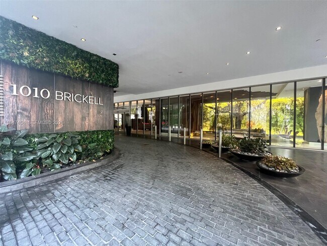 Photo - 1010 Brickell Ave Unit 2406