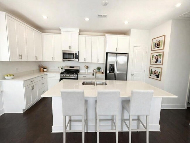 Building Photo - 247 Lewis Fisher Dr