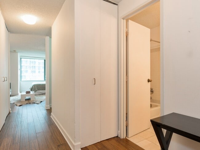 Photo - 480 N McClurg Ct Unidad 1007