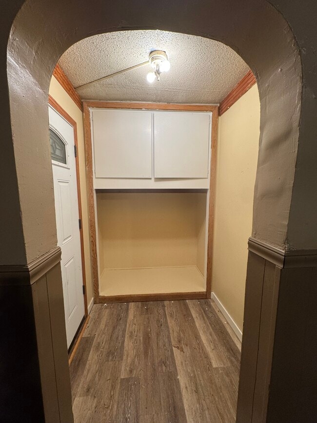 Photo - 204 Independence Ave S