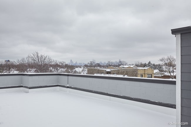 Roof Top Deck - 3116 N Central Park Ave Unidad # 2