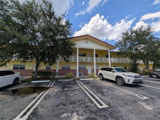 Building Photo - 3800 Riverside Dr Unit 5 Rental