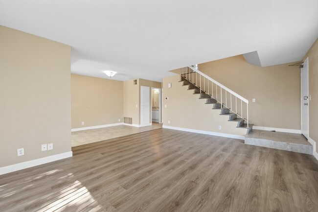 1101 Golden Springs Dr
