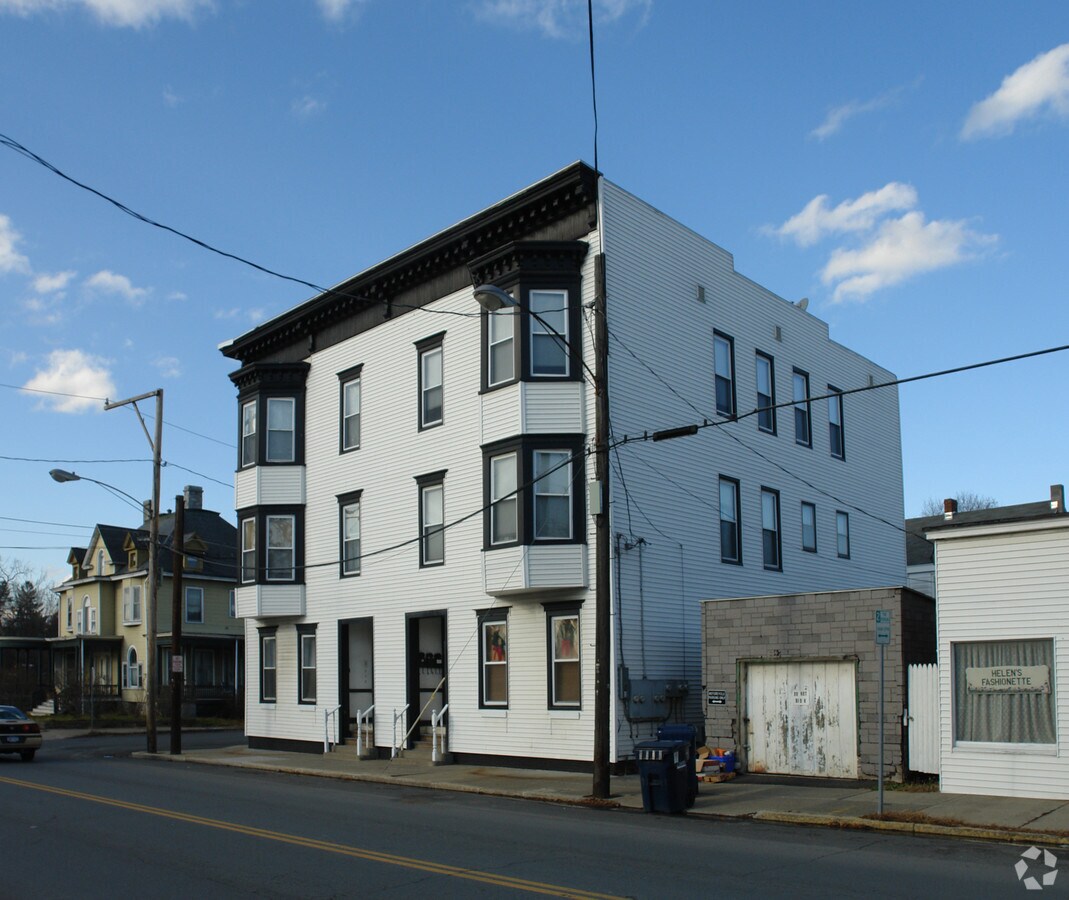 Photo - 121 Ontario St