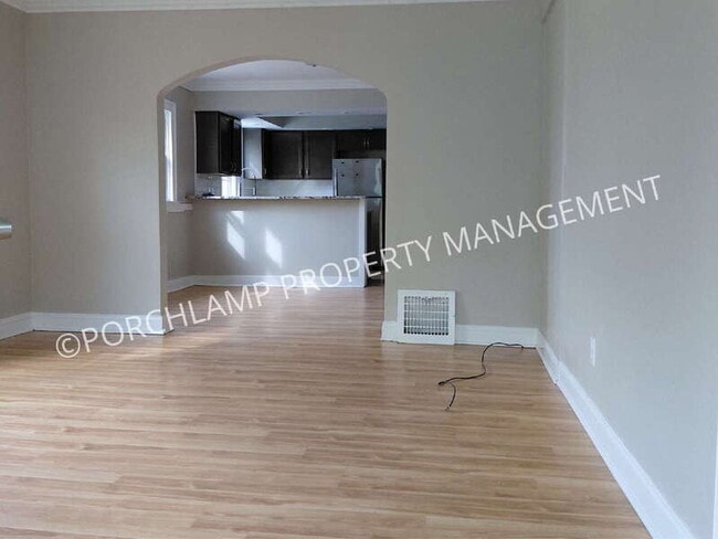 Photo - 37 Dean St NW